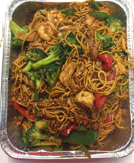 P7. Chicken Lo Mein
